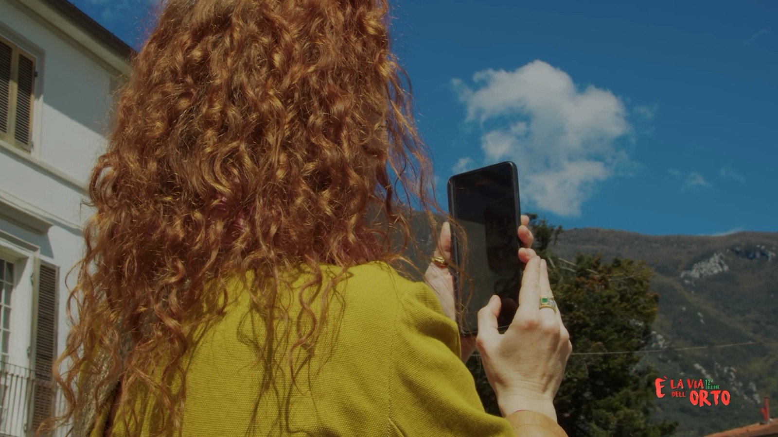 Fotogramma 3 di È la via dell'orto